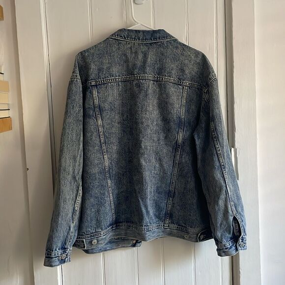 Old Navy Boyfriend Denim Jacket - Picture 4 of 5